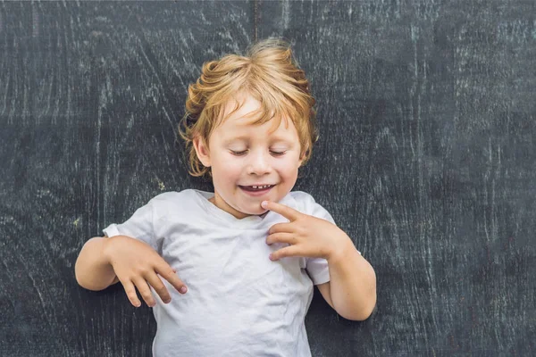 Niño niño con espacio para el texto — Foto de Stock