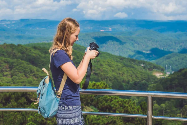 Tourist traveler photographer taking pictures — Stock Photo, Image