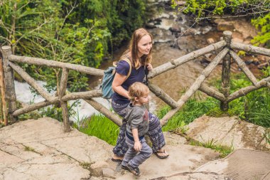 Anne ve oğlu Dalat, Vietnam.