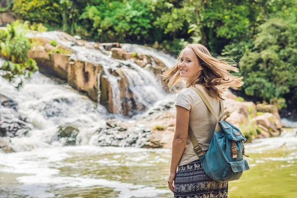 Jeune femme à Da Lat , — Photo