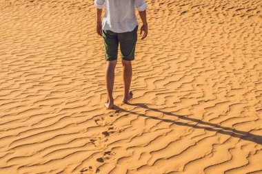 Vietnam kırmızı çölde kayıp adam