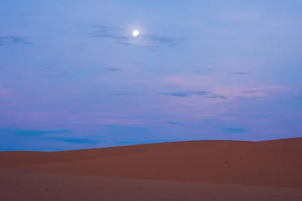 Deserto Vermelho no Vietnã ao amanhecer — Fotografia de Stock