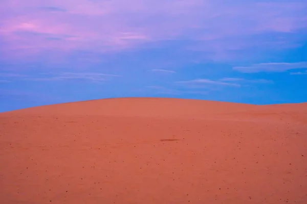 Czerwona pustynia w Wietnamie o świcie — Zdjęcie stockowe