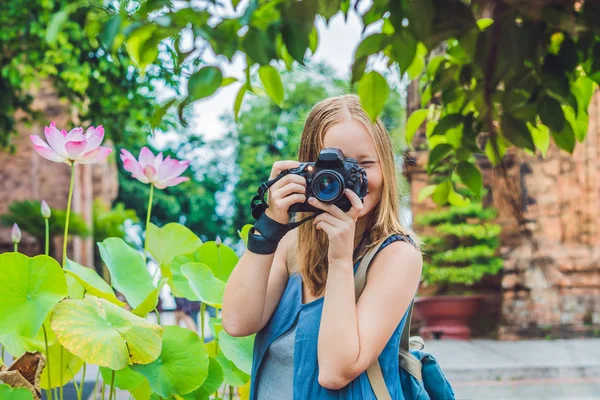 Mujer turista en Vietnam — Foto de Stock