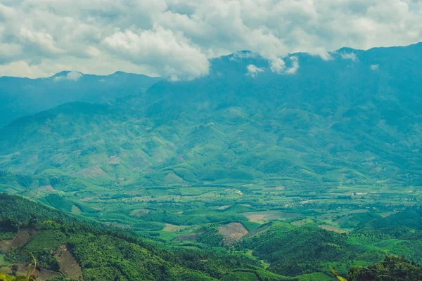 Paisaje antástico de las montañas Dalat —  Fotos de Stock