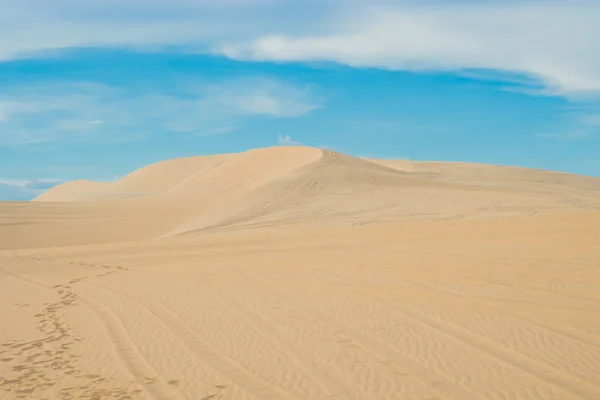 Geel zand in de woestijn — Stockfoto