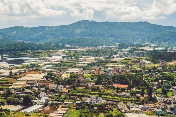 Vista de la ciudad de Dalat, Vietnam . — Foto de Stock