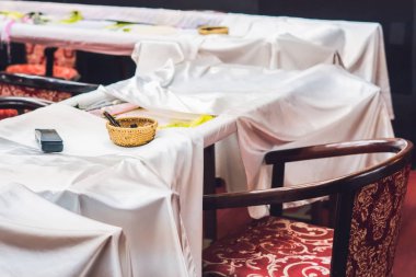 El işlemeli ipek için tablo. Nakış işyeri