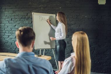 Genç, çekici uzmanları