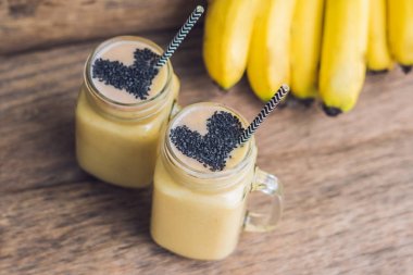 Muz smoothies ve muz