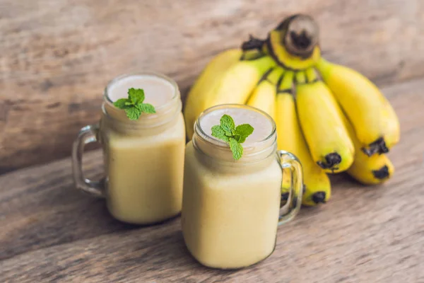 Banán smoothies és banán — Stock Fotó