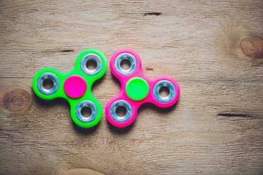 Renkli topluca spinners