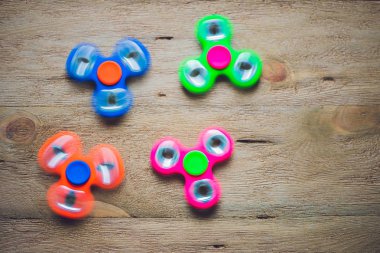 Renkli topluca spinners