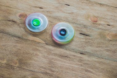 Renkli topluca spinners