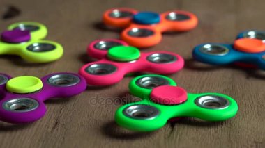 Renkli topluca spinners