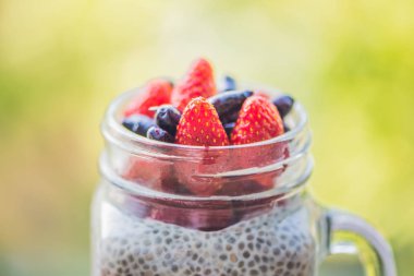 Sağlıklı katmanlı tatlı 