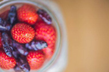 Sağlıklı katmanlı tatlı