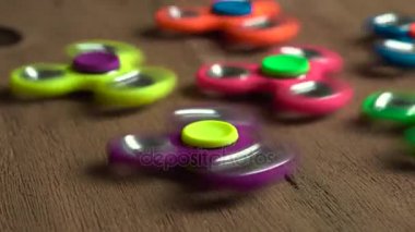Renkli topluca spinners