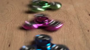 Renkli topluca spinners