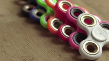 Renkli topluca spinners