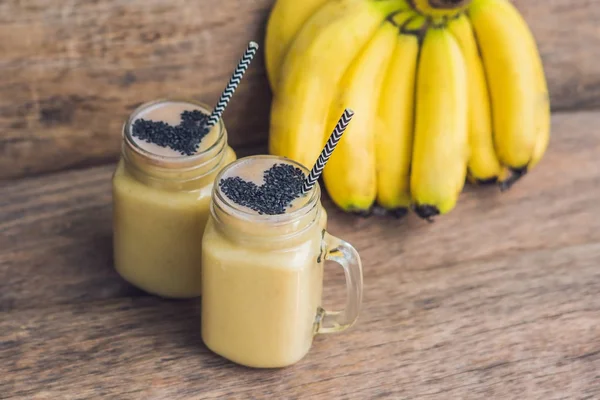 Muz smoothies ve muz