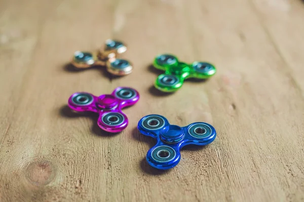 Renkli topluca spinners