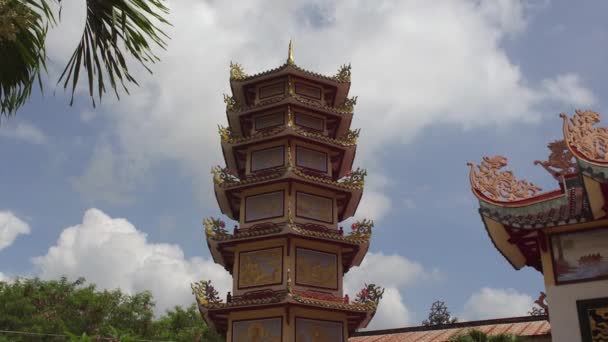 Пагода Лонг Сон в Нячанге — стоковое видео