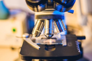 Lensler optik mikroskop