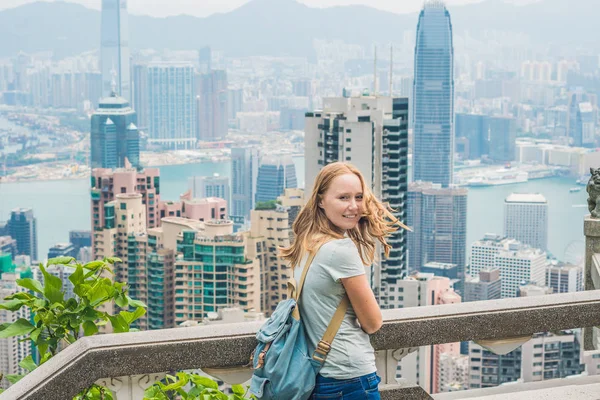 Young woman traveler — Stock Photo, Image