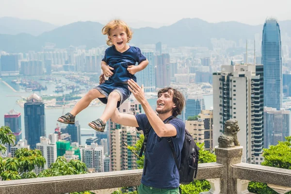 Father and son travelers — Stock Photo, Image