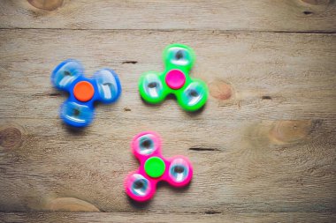 Renkli topluca spinners