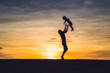 Baba ve oğul, beyaz çöl