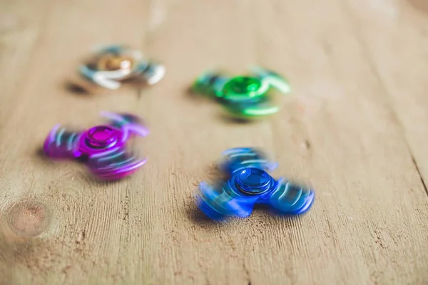 Renkli topluca spinners 