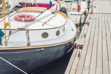 Yelkenli Yat Kulübü iskelede