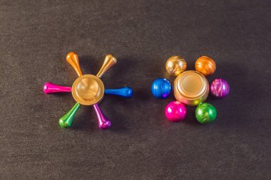 Ünlü kıpır spinners stres giderici