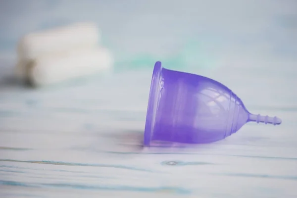 Menstrual cup and tampons — Stock Photo, Image