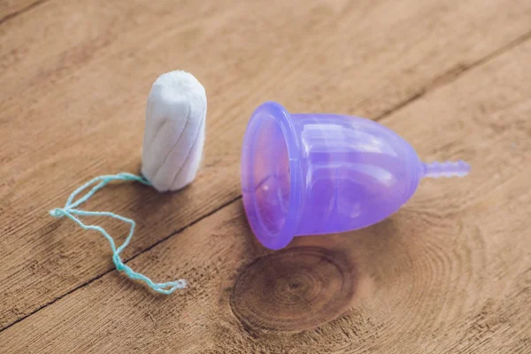 Coupe menstruelle et tampon — Photo