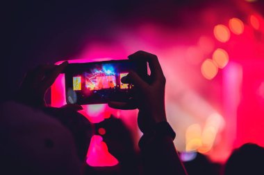 Rock konseri ve çekici Fotoğraflar zevk insanlar