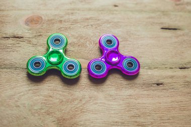 Renkli topluca spinners 