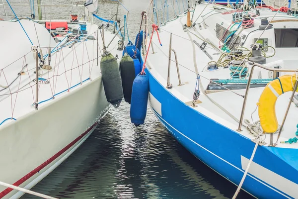 Yelkenli Yat Kulübü iskelede