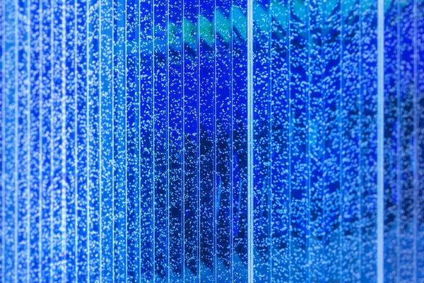 水の青杭で青い泡 — ストック写真