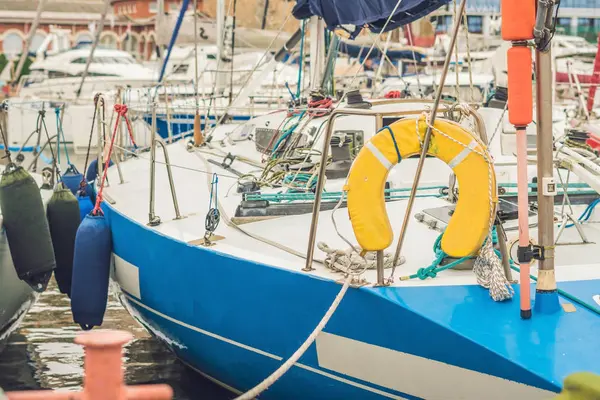 Yelkenli Yat Kulübü iskelede