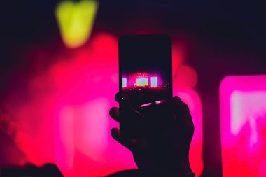 insanlar zevk rock konseri  