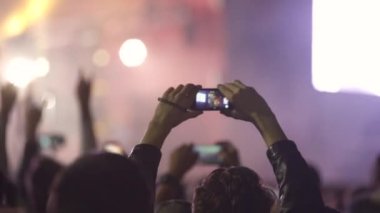 insanlar zevk rock konseri 