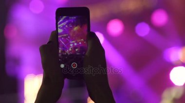 insanlar zevk rock konseri  