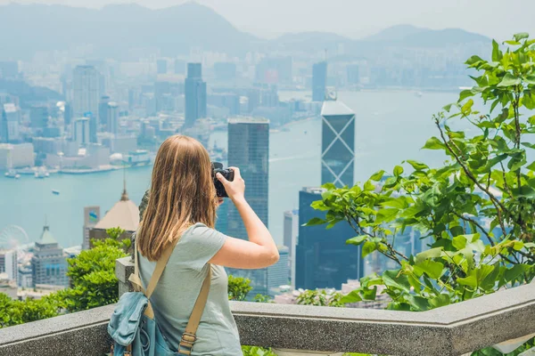 Молода Жінка Беручи Фотографії Гавань Вікторія Гонконгу Китай — стокове фото