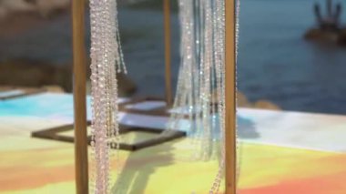 Deniz kenarında bir düğün kemer closeup çekim