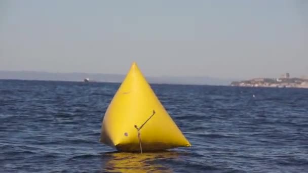 帆船赛标志 Slowmotion 的射击 — 图库视频影像