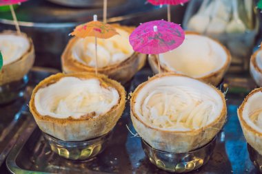 Hindistan cevizi hindistan cevizi kabuğu dondurma. seçici odak.