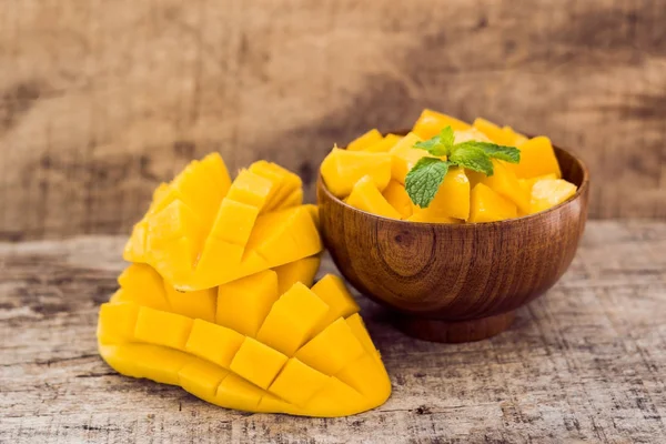 Mango ovoce a mango kostky — Stock fotografie